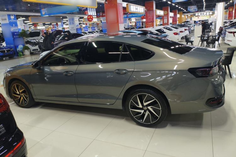 Used Volkswagen Magotan 2024 380TSI DSG Prestige Edition DaMai Package
