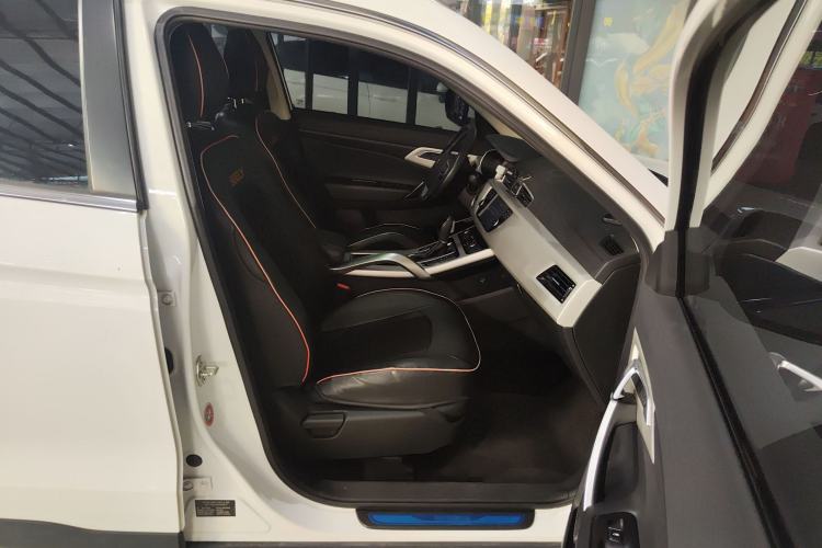 Used Geely Auto Emgrand X7 Sport 2018 1.8TD Automatic Two-Wheel Drive Smart Connect 4G Internet Edition