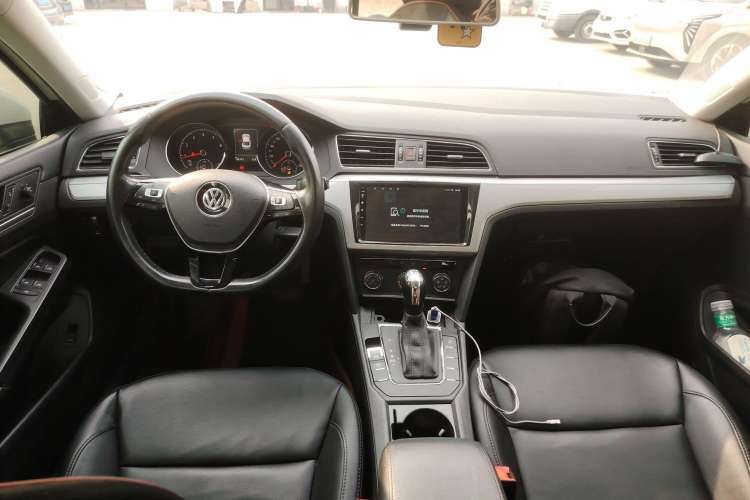 Used Volkswagen Lamando 2015 230TSI DSG Fashion Edition
