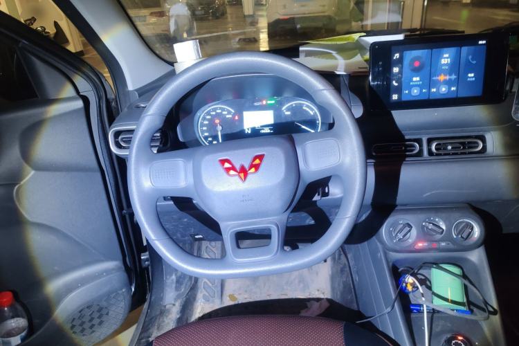 Used Wuling Hongguang New Energy 2024 All-Electric Model 300KM Standard Version
