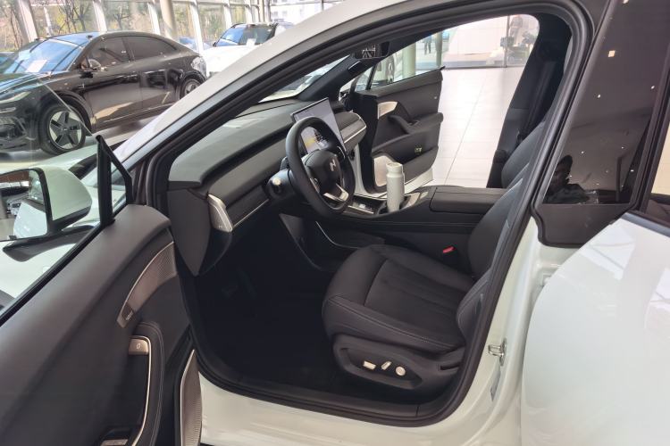 Used ONVO L60 2024 85 kWh All-Wheel Drive
