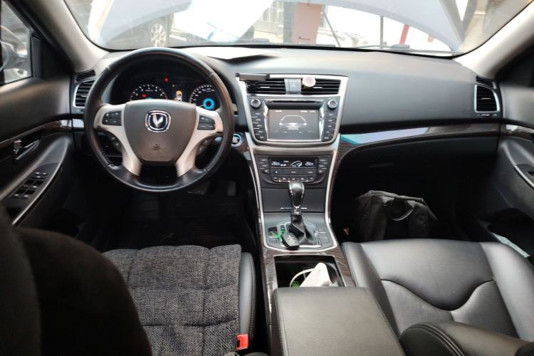 Used Changan Raeton 2014 1.8T Automatic Prestige Anniversary Edition China IV Standard
