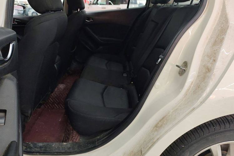 Used Mazda Mazda 3 Axela 2016 Sedan 1.5L Manual Comfort Model
