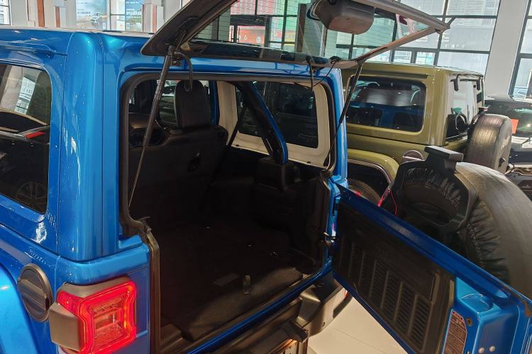 Used  Wrangler 2022 2.0T High Altitude Four-Door Edition
