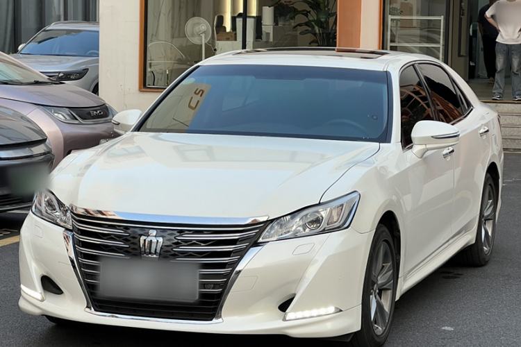 Used Toyota Crown 2015 2.0T Fashion Edition
