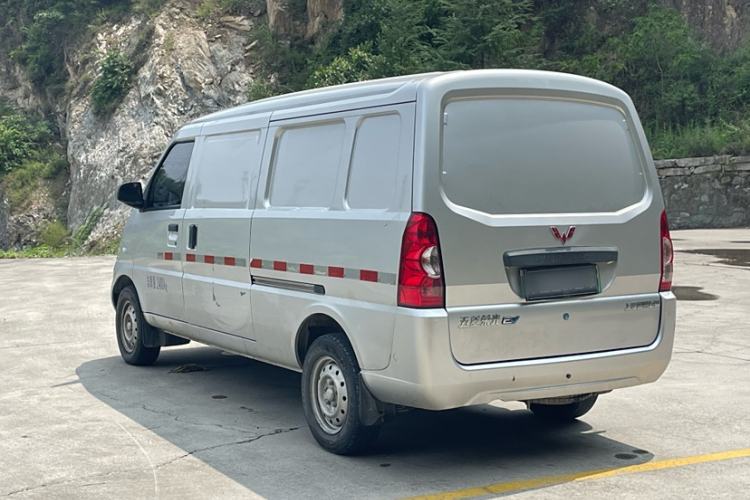 Used Wuling Rongguang EV 2022 Basic Model Enclosed-Window Vehicle with 2 Seats Equipped with Penghui Battery
