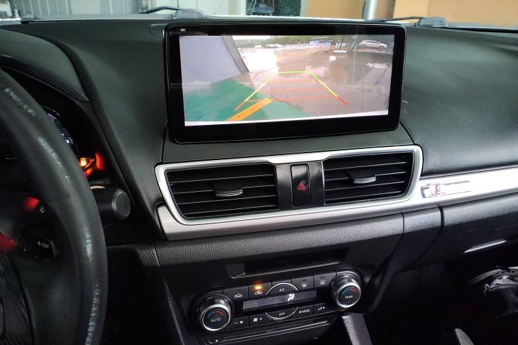 Used Mazda Mazda 3 Axela 2016 Sedan 2.0L Automatic Sport Model
