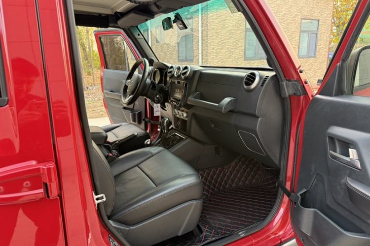 Used Beijing Auto BJ40 2016 40L 2.3T Automatic All-Wheel Drive Premium Edition
