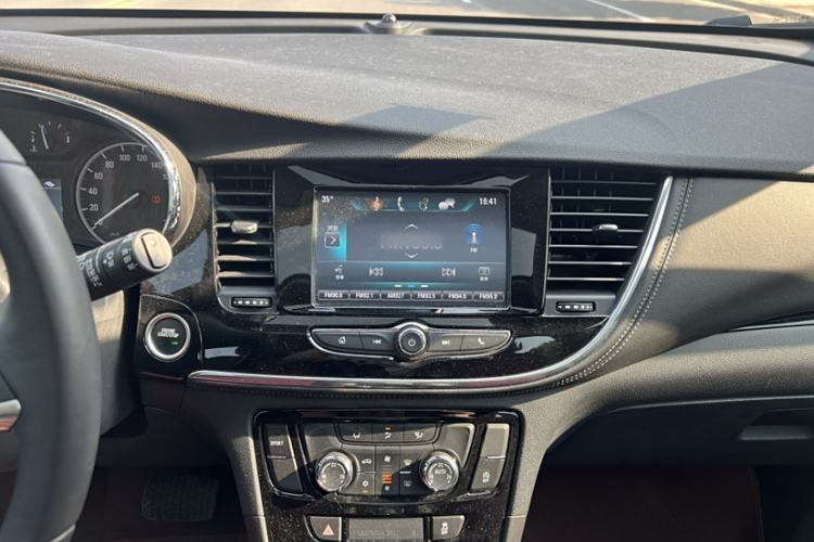 Used Buick Encore 2018 18T Automatic Two-Wheel Drive Urban Elite Model
