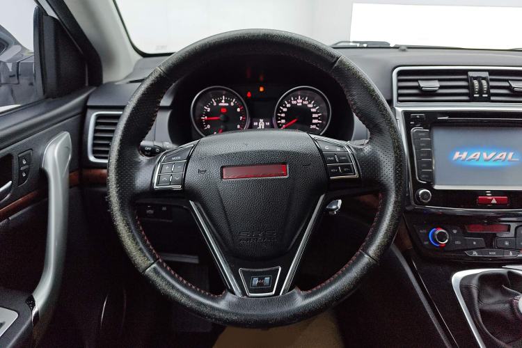Used Haval H6 2015 Upgraded Model 1.5T Manual Two-Wheel Drive Prestige Version
