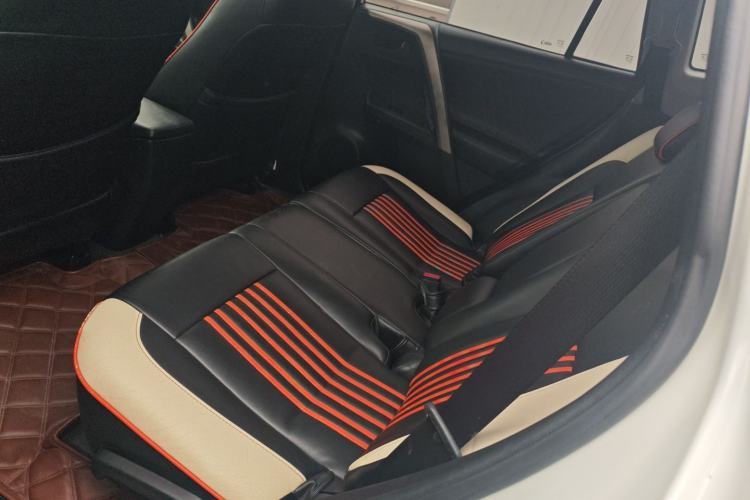 Used Toyota RAV4 2015 2.0L CVT Two-Wheel Drive Fashion Edition
