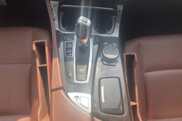 Used BMW 5 Series 2014 528Li Leading Model
