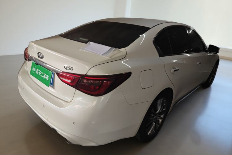 Used Infiniti Q50L 2018 2.0T Enjoyment Version China VI Standard
