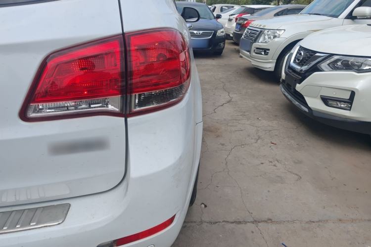 Used Haval H6 2015 Upgraded Model 1.5T Manual Two-Wheel Drive Elite Version
