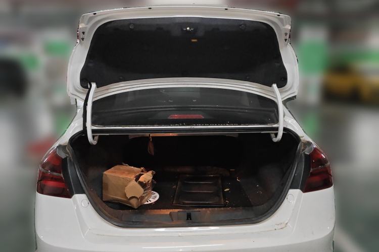 Used Geely Auto Emgrand 2019 Leading Edition 1.5L CVT Luxury Model China VI Standard
