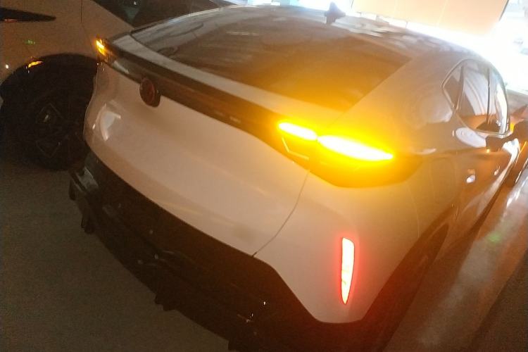 Used Volkswagen ID.UNYX 2024 Pro Long-Range Version
