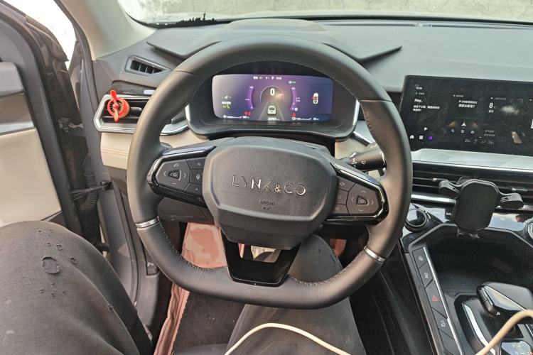 Used Lynk & Co 06 EM-P 2022 PHEV 84 km Range Pro Version