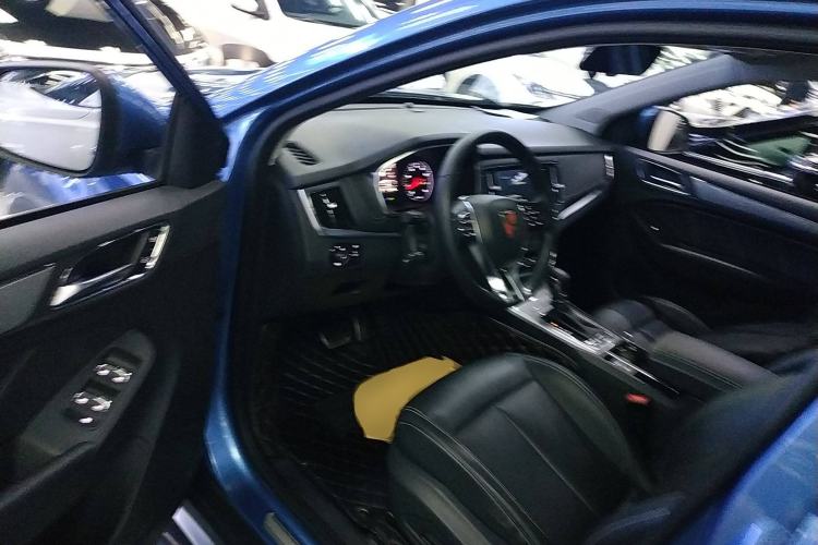 Used Roewe RX5 2016 20T Two-Wheel Drive Automatic Internet Smart Edition
