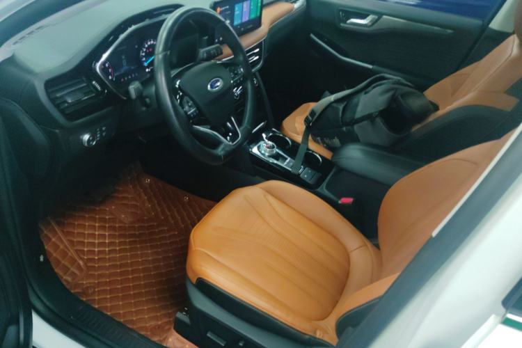 Used Ford Escape 2020 EcoBoost 245 Two-Wheel-Drive Titanium Edition
