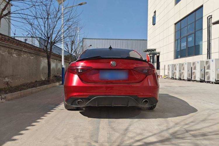 Used Alfa Romeo Giulia 2017 2.0T 280HP Luxury Edition
