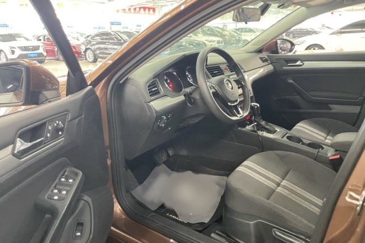 Used Volkswagen Lamando 2018 230TSI DSG Fashion Edition
