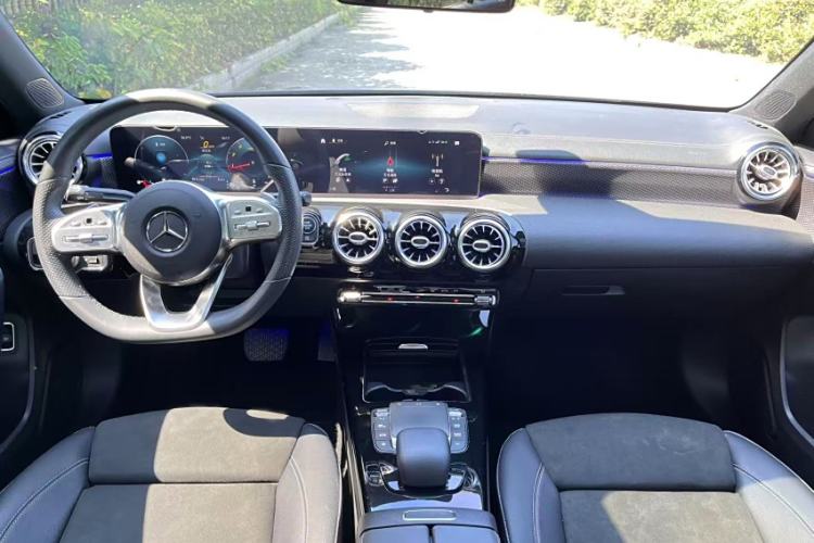 Used Mercedes-Benz A-Class 2021 A 200 L Sport Sedan Fashion Model
