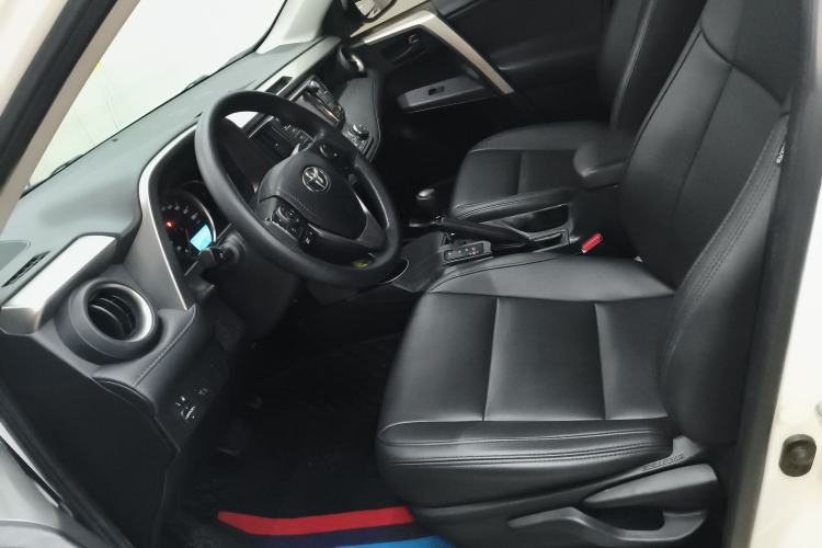 Used Toyota RAV4 2015 2.0L CVT Two-Wheel Drive Fashion Edition
