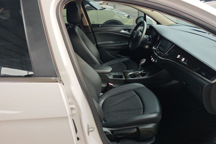 Used Buick Verano 2019 Sedan 20T Dual-Clutch Leading Model
