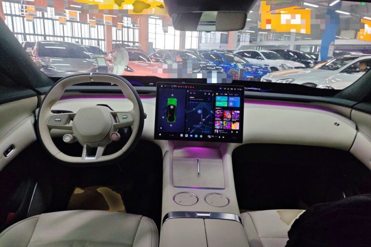 Used  YU7 2025 Ultra-Long Range High-Performance All-Wheel-Drive Max Edition
