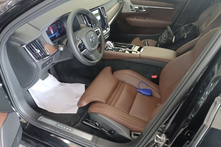 Used Volvo S90 New Energy 2024 Plug-in Hybrid Four-Wheel Drive Long-Range Luxury Smart Edition
