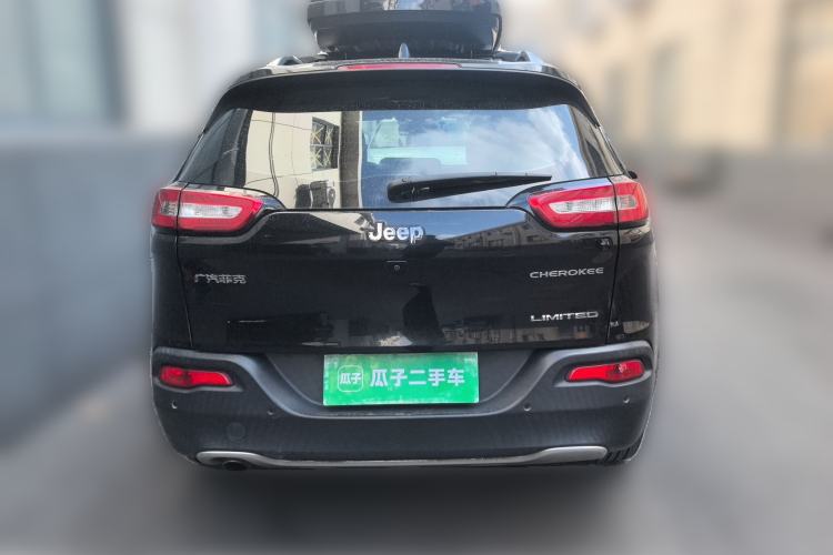 Used  Cherokee 2017 2.0L Superior Edition
