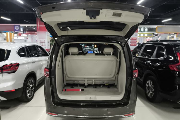 Used Buick GL8 2022 Land Cruiser Executive Class 652T Comfort Model