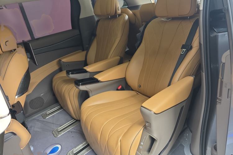 Used Denza D9 2022 DM-i 970 Four-Wheel Drive Flagship Model
