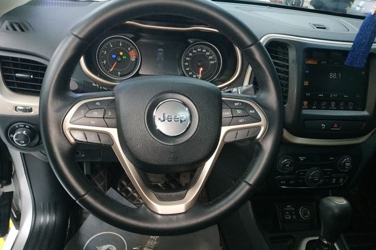 Used  Cherokee 2016 2.0L Superior Edition
