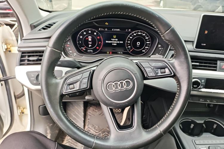 Used Audi A4L 2019 40 TFSI Fashion Edition China VI Emission Standard
