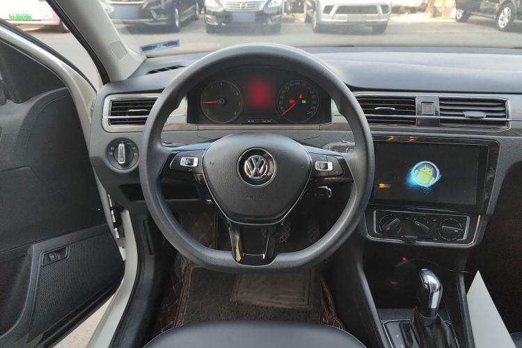 Used Volkswagen Santana 2016 1.6L Automatic Comfort Edition
