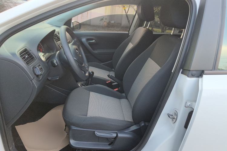 Used Volkswagen Polo 2014 1.4L Manual Fashion Edition
