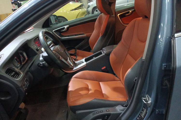 Used Volvo V60 2017 T5 Zhiyi Edition China V Standard
