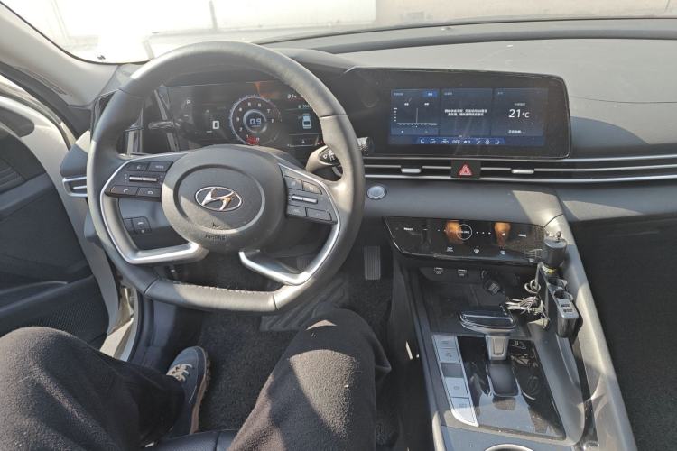 Used Hyundai Elantra 2022 1.5L CVT LUX Prestige Edition