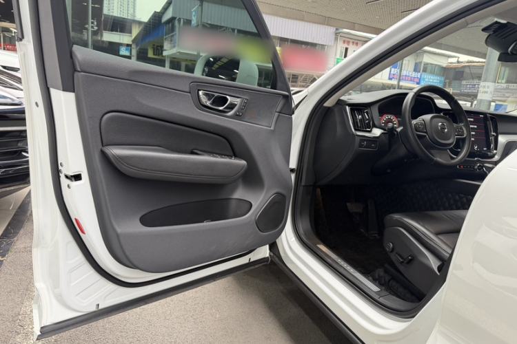 Used Volvo XC60 2019 T5 4x4 Smart Edition China VI Standard