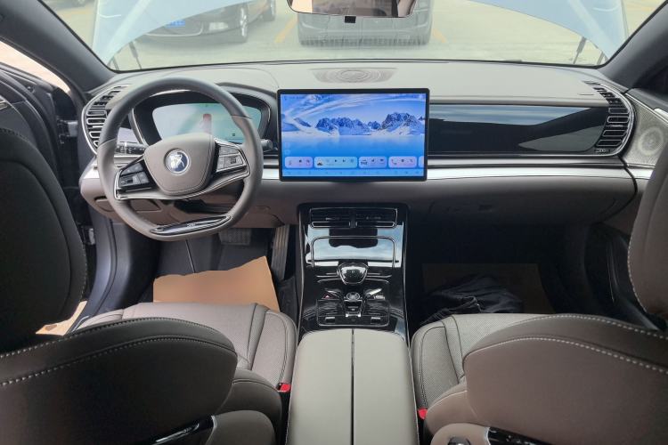 Used BYD Han 2024 DM-i Glory Edition 121KM Elite Model
