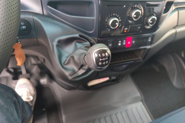 Used Iveco Eurocargo 2021 2.0T Manual Super Rui Short Wheelbase Low-Roof Manual Door F1A
