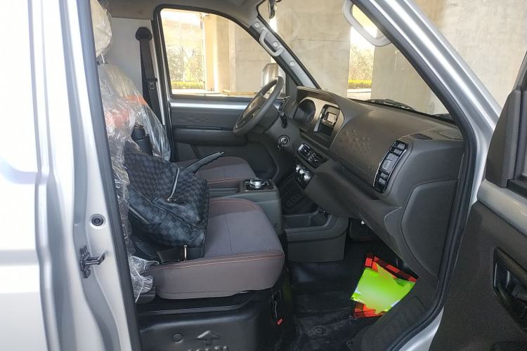 Used Ruichi EC71 2024 EC71L Cargo Pioneer I Model 41.85 kWh
