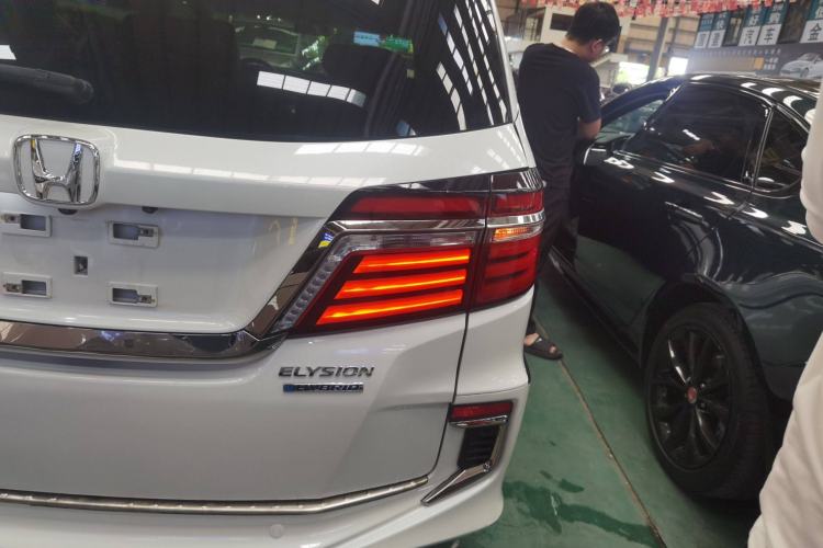 Used Honda Elysion 2019 2.0L Hybrid Luxury Edition
