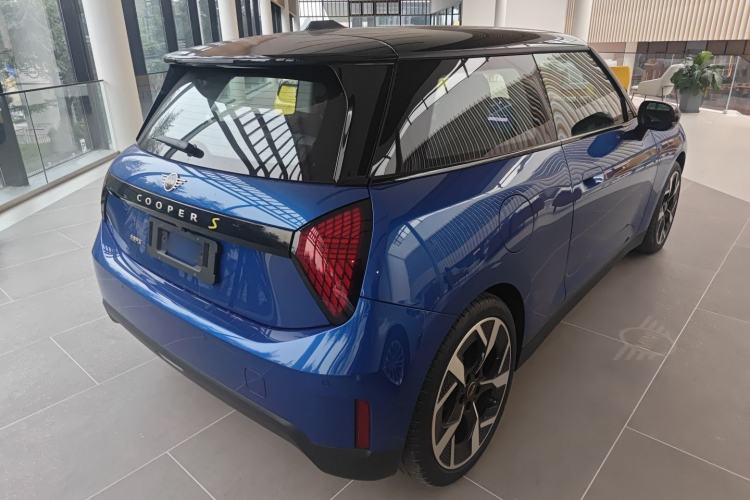 Used  Electric MINI COOPER 2024 452km COOPER SE Artist