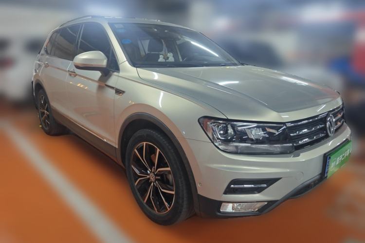 Used Volkswagen Tiguan L 2019 330TSI Automatic Two-Wheel Drive Smart Luxury Version China VI Standard
