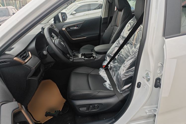 Used Toyota Wildlander 2024 2.0L CVT Two-Wheel Drive Luxury PLUS Edition