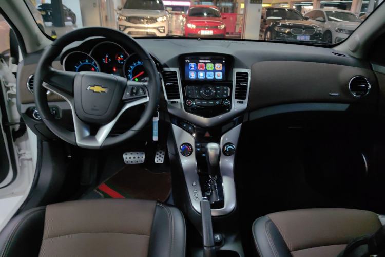 Used Chevrolet Cruze 2013 Hatchback 1.6L Automatic Luxury Model
