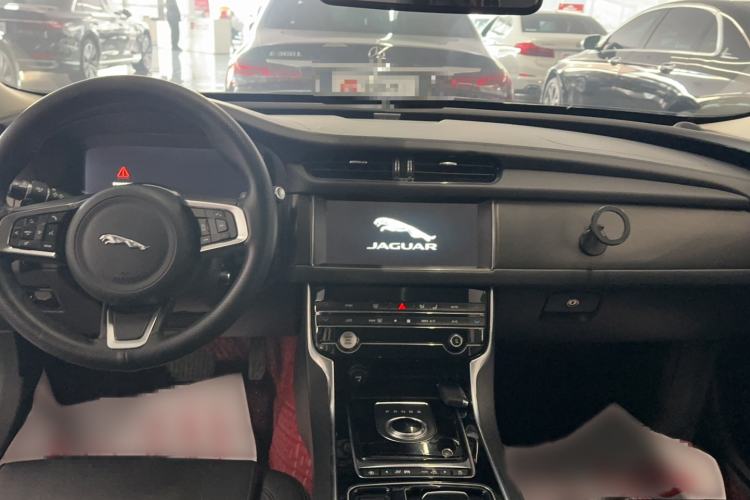 Used Jaguar XFL 2020 XFL 2.0T P200 Two-Wheel-Drive Rally Flag Edition
