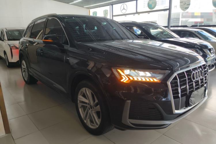 Used Audi Q7 2021 45 TFSI quattro S line Sport model
